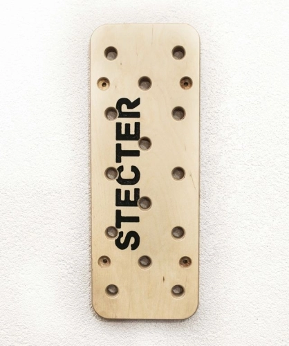 Пегборд (pegboard) доска для скалолазания и кроссфита 80х30 см 