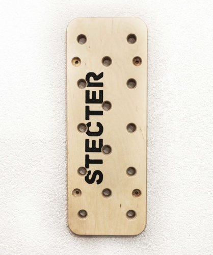 Пегборд (pegboard) доска для скалолазания и кроссфита 80х30 см 