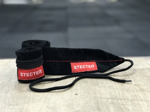 Кистевые бинты STECTER сделают Ваши тренировки безопасными. Приятный и прочный материал не скользит, не перекрывает кровоток в кистях рук и обеспечивает им отличную поддержку. Цвет - черный фото 2 Кистевые бинты STECTER фото 2