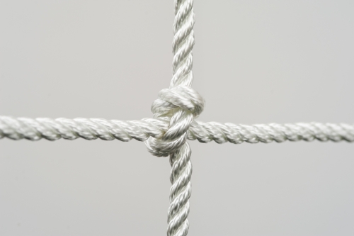 Сетка для лазания 2х1 метра (ячейка 25х25 см, хвосты 40 см по периметру) фото 3